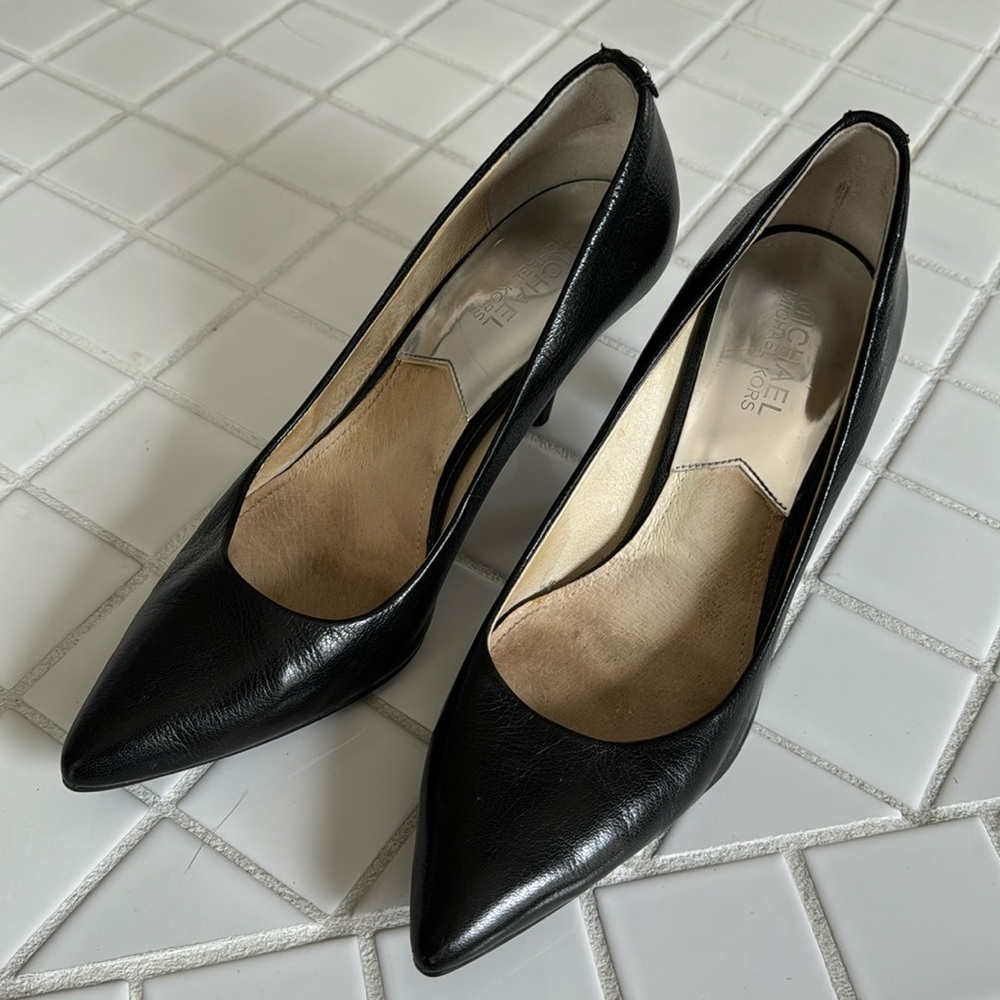Size 7.5 Michael Kors well loved pointed toe heels